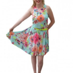 Rochie moderna, subtire, cu lungime asimetrica, design multicolor