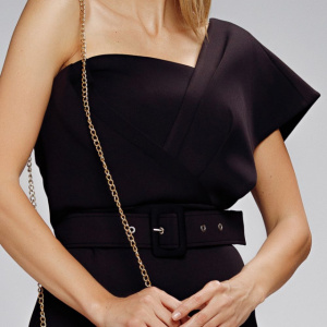Rochie Naomi neagra din neopren cu un umar gol - Img 2