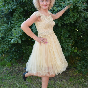 Rochie rafinata de culoare crem, cu dantela si margele aurii - Img 4