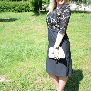 Rochie scurta de nunta, nuanta neagra, cu dantela pe fond crem - Img 3