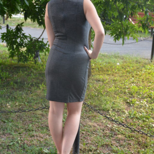 Rochie simplu, clasic, model scurt si fara maneci, disponibila pe gri - Img 5