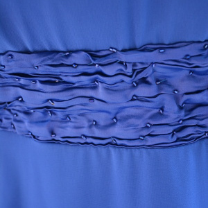 Rochie superba de gala, pe un albastru regal, cu design modern - Img 6