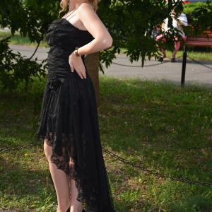 Rochie superba de ocazie, cu insertie de broderie neagra si trena - Img 5