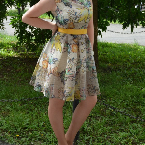 Rochie tinereasca de zi, cu croiala evazata si design multicolor - Img 3