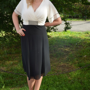 Rochie trendy de ocazie in combinatie de negru-alb, din voal fin - Img 2