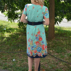Rochie turcoaz cu flori multicolore si curea aplicata in talie - Img 7