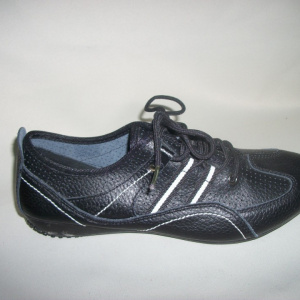 Adidas modern, calapod simplu si in tendinte, nuanta de negru - Img 2