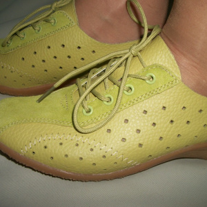 Adidas sport, de culoare verde, din piele cu design de decupaje - Img 4