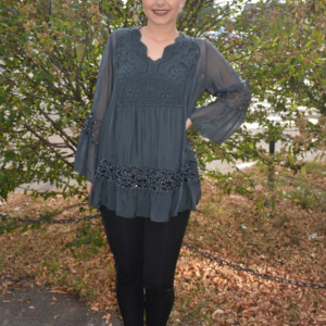 Bluza Amalia cu insertii de broderie si decolteu in V,nuanta de gri - Img 2