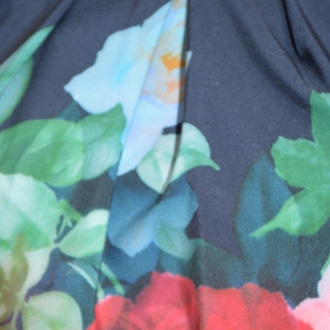 Bluza eleganta, maneca scurta, design floral pe fundal bleumarin - Img 4