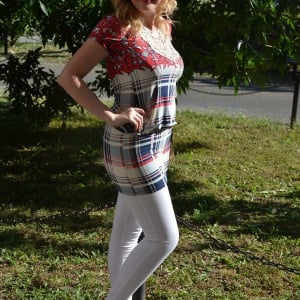 Bluza lunga pentru colanti, tip tunica, cu insertie de dantela - Img 4