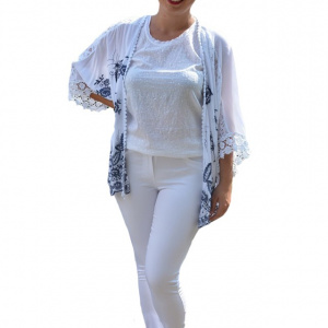 Bluza tip cartigan Eve model brodat cu flori albastre si insertii de dantela,nuanta de alb - Img 1