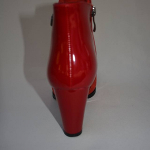 Botina comoda de culoare rosie cu toc gros si varf rotund, lucios - Img 3