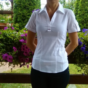 Camasa de culoare alba, fara nasturi cu decolteu in V petrecut - Img 3
