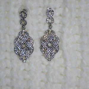 Cercei chic de diferite forme cu cristale albe, galbui si multicolore - Img 4