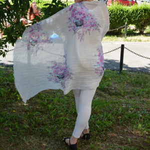 Esarfa rafinata cu forma dreptunghiulara, nuanta alba design roz - Img 2