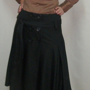 Fusta casual, in pliuri, evazata, disponibila in culoare neagra - Img 2