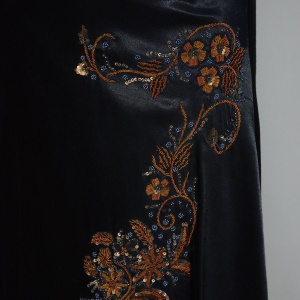 Fusta eleganta, de culoare neagra, din saten cu broderie maro - Img 4