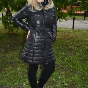 Jacheta moderna, lunga, masura mare,de culoare neagra, cu fermoar - Img 4
