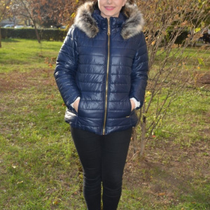 Jacheta rafinata de toamna-iarna ,guler fronsat si gluga detasabila,nuanta de bleumarin - Img 2