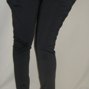 Pantalon casual, negru, cu buzunare voluminoase - Img 3