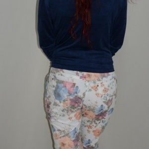 Pantalon la moda, nuanta de alb si imprimeu floral - Img 6