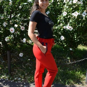 Pantaloni lejeri lungi,model cu strasuri la buzunar,nuanta de rosu - Img 3