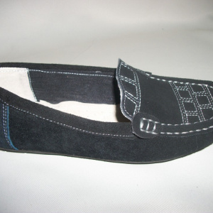 Pantof negru de zi, cu design geoametric de nuanta alba - Img 2