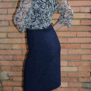 Rochie casual, bleumarin cu imprimeu alb si curea ingusta in talie - Img 5