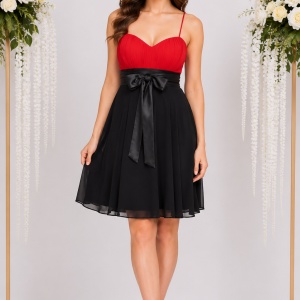 Rochie cu breretele rafinate, nuanta de rosu, fundita fashion