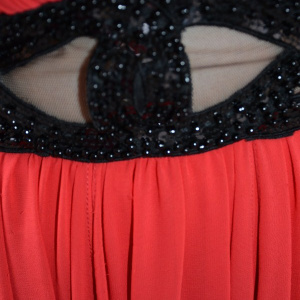 Rochie de gala moderna, in nuanta de rosu aprins, cu insertii negre - Img 7
