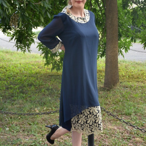 Rochie de ocazie, de culoare bleumarin, accesorizata cu broderie - Img 3