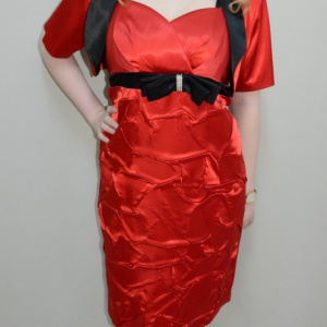 Rochie de seara, de nuanta rosu-negru, in V, cu design incretit - Img 2