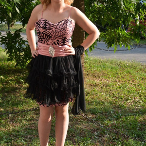 Rochie de seara scurta, animal-print, o parte detasabilla, roz cu negru - Img 2