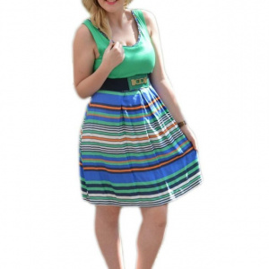 Rochie de vara in tendinte, verde cu imprimeu de dungi colorate - Img 1