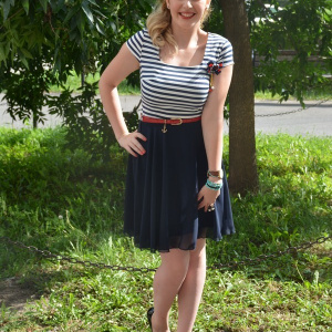 Rochie eleganta cu dungi orizontale, fusta vaporoasa, bleumarin - Img 2
