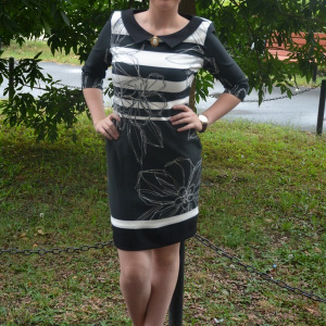Rochie eleganta de culoare neagra cu insertii si imprimeu alb - Img 3