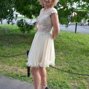 Rochie fina, bej, cu tul brodat si transparent in partea de sus - Img 3