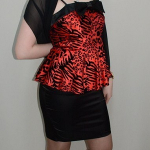 Rochie in nuante de negru-corai, doua piese deosebite - Img 3
