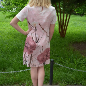 Rochie Lindsey cu imprimeu de flori pastelate,nuanta de alb - Img 5