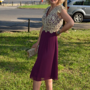 Rochie midi de ocazie, masura mare, mov cu dantela aurie - Img 3