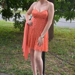Rochie moderna, din dantela portocalie, gen corset in partea de sus - Img 2