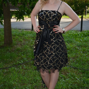 Rochie rafinata, neagra cu inserti de paiete auri - Img 2
