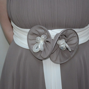 Rochie tinereasca, nuanta de gri, esarfa fashion atasata - Img 4