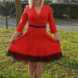 Rochie trendy de nuanta rosie, decolteu in V, insertie de dantela - Img 7