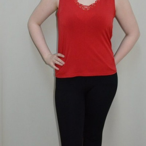 Top elegant cu dantela la decolteu, culoare rosie, masura mare - Img 2