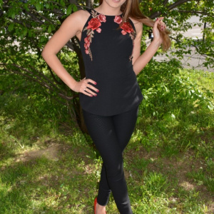 Bluza chic de ocazie, cu design de flori brodate pe fond negru - Img 6