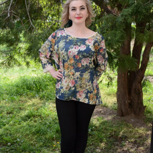 Bluza cu maneca trei-sferturi, design asimetric si imprimeu floral - Img 3