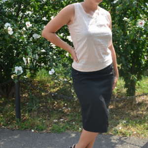 Bluza de vara tip maieu, Alina cu insertii cu paiete ,nuanta de pudra - Img 3