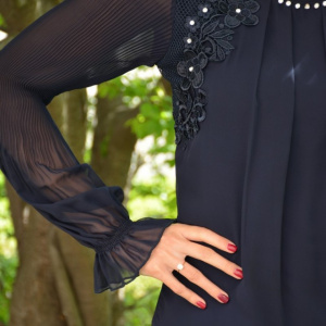 Bluza eleganta cu maneca din voal cu design plisat, bleumarin - Img 7